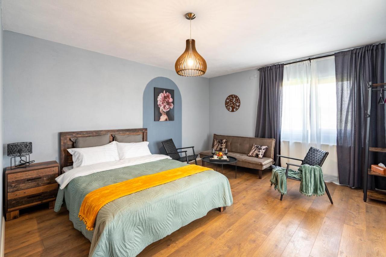 Craita Merelor The Place Aninosani Exterior photo
